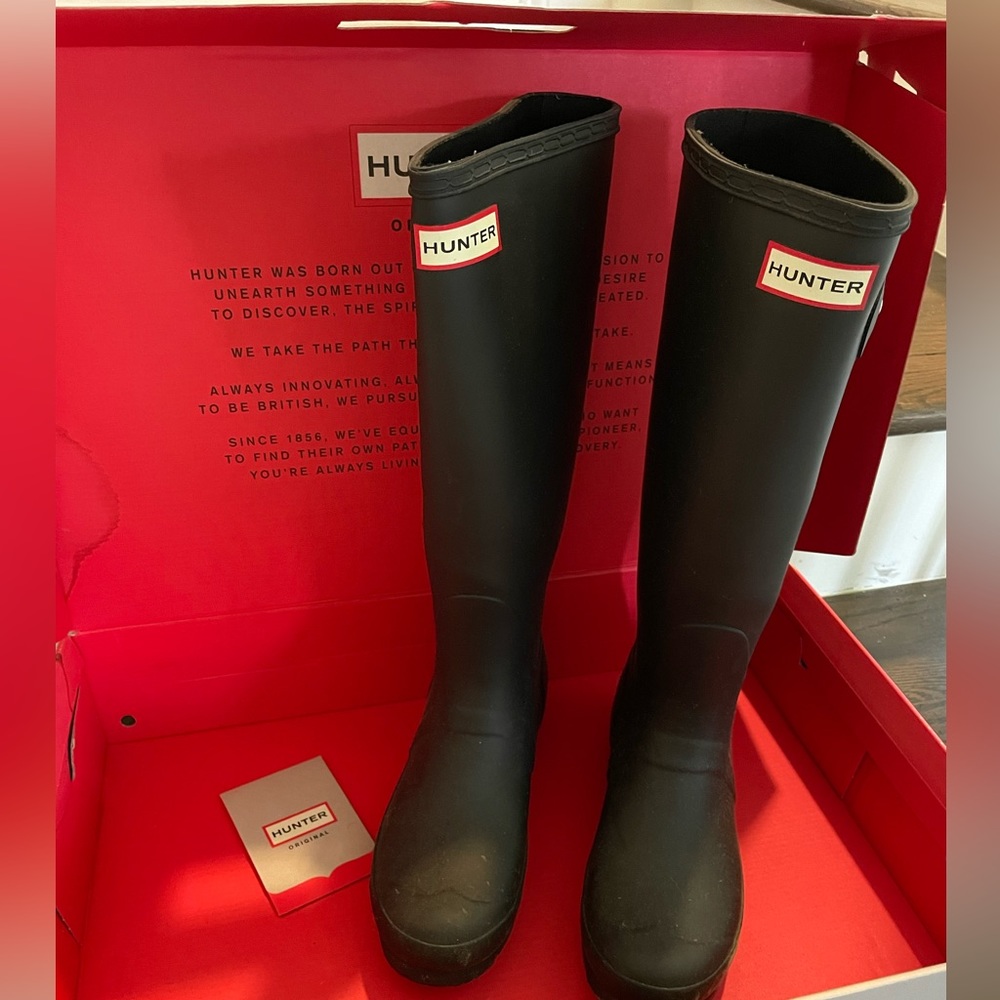 Black hunter rainboots